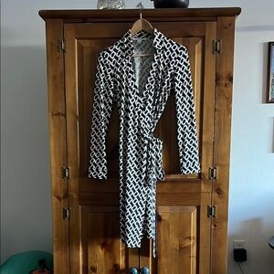 Diane Von Furstenberg Black and White Geometric Dress Sz 4-6 or small
